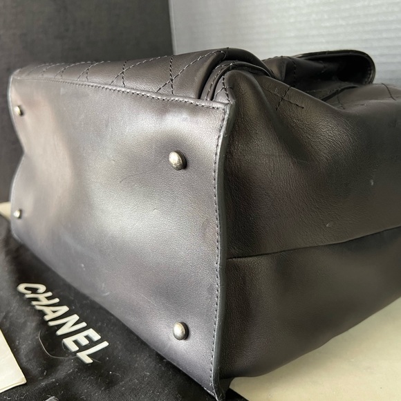 Black classic Chanel Calfskin Stitched Medium Luxury Drawstring Backpack - Picture 10 of 16